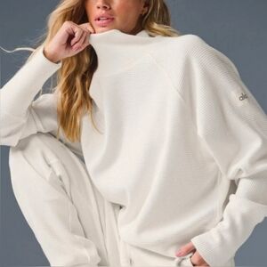 Alo Yoga Waffle Weekend Escape Mock Neck Long Sleeve Size M MSRP$138